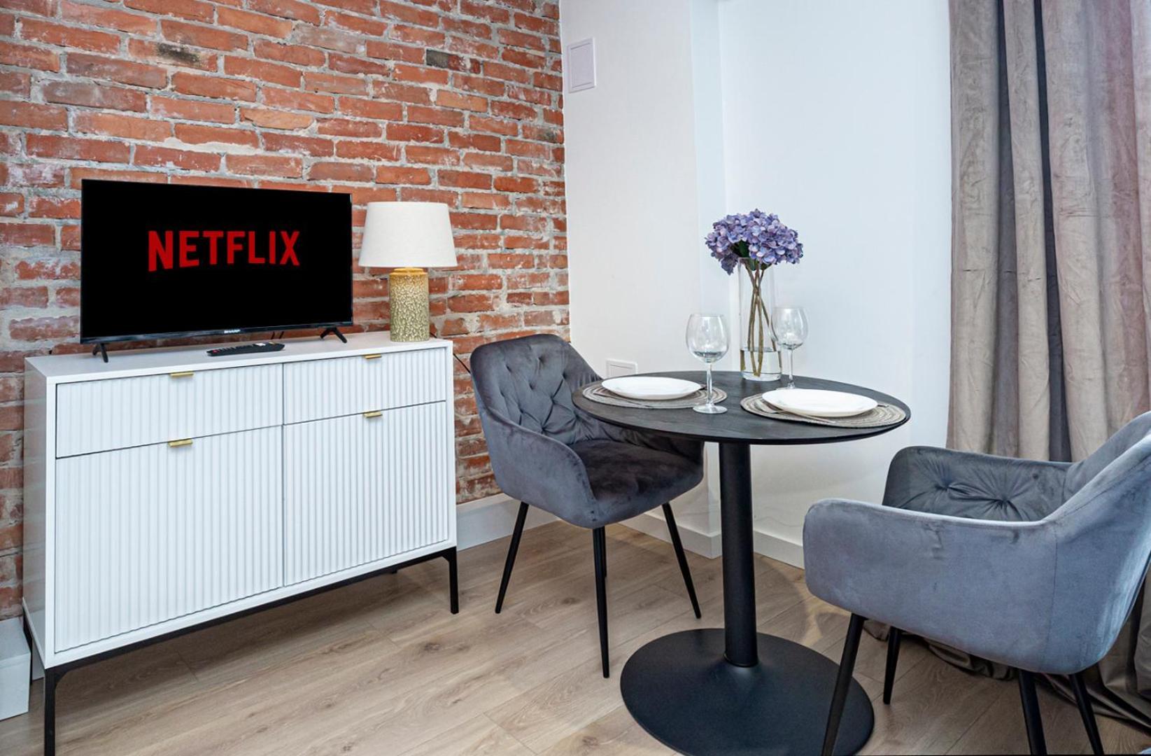 Mianowskiego 24 Red - Wifi Smart Tv W Pelni Wyposazona Kuchnia Варшава Экстерьер фото